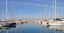 A Cala de’ Medici canoa polinesiana