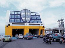Sulle navi gialle la moto costa poco