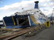 Undici navi ai lavori nei Cantieri di Palumbo