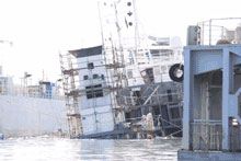 Il pontone Italia sarà l’“arma segreta” per salvare il bacino affondato a Livorno