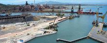 Piombino difende le ex navi militari che Genova vuole dopo la Concordia