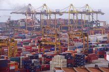 Porti cinesi si espandono Nord Europa in stagnazione