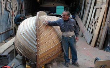 luciano-gavazzi-nel-suo-cantiere