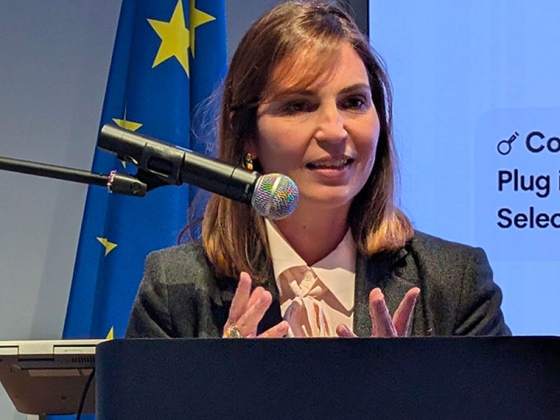 Annalisa-Tardino-all’incontro-nell’ambasciata-italiana-a-Londra-com11