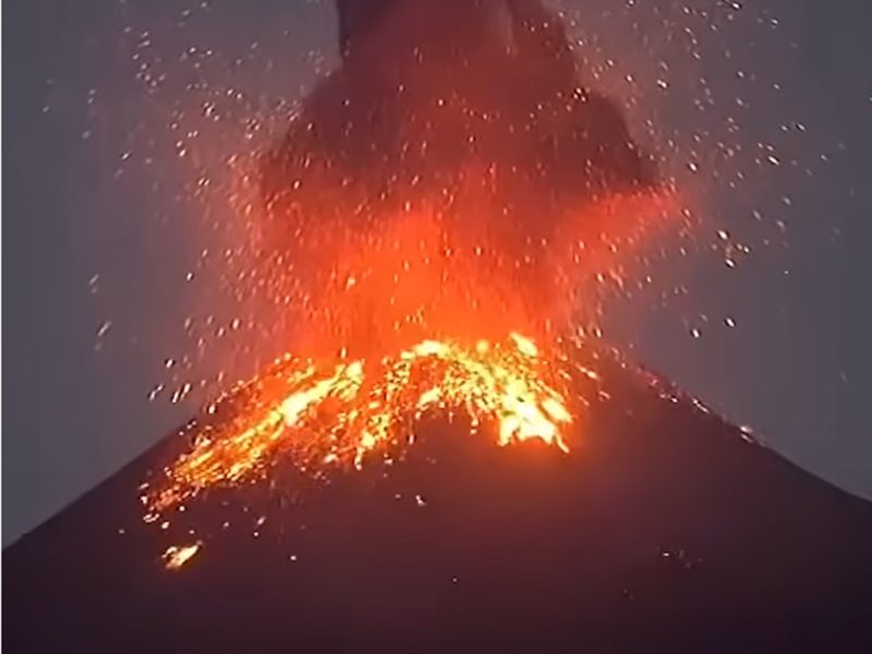ERUZIONE VULCANO