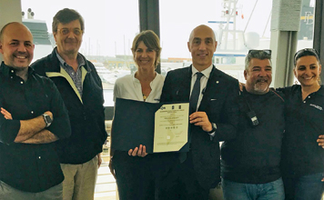 Foto-cerimonia-RINA-con-Team-Direzione-Marina-Genova