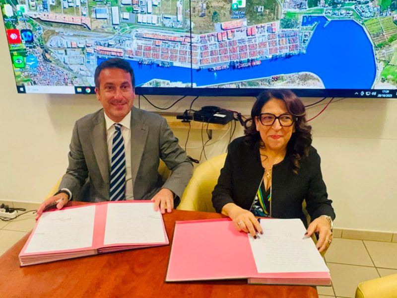 GiOIA-TAURO-commiss-Authority-Paolo-Piacenza-e-Angela-Fusini-Metal-Carpenteria-com1