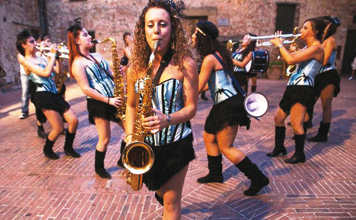 Girlesque_Marching_Band2