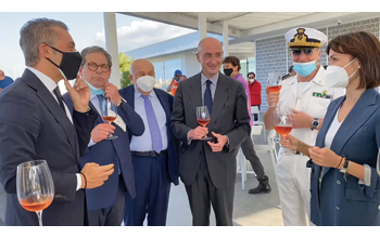 Il-Ministro-Carfagna-e-il-presidente-Monti-sul-cantiere-del-Molo-Trapezoidale