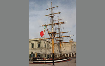 Il-brigantino-interrato-allinterno-dellAccademia-Navale-di-Livorno