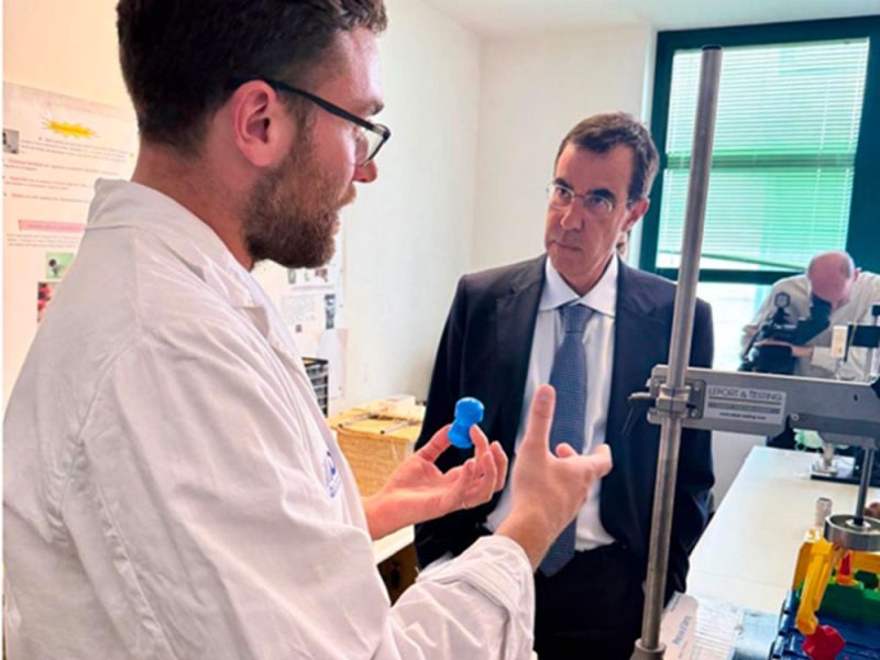 Il-direttore-dell’Agenzia-Dogane-Roberto-Alesse-durante-la-visita-a-Livorno-com2