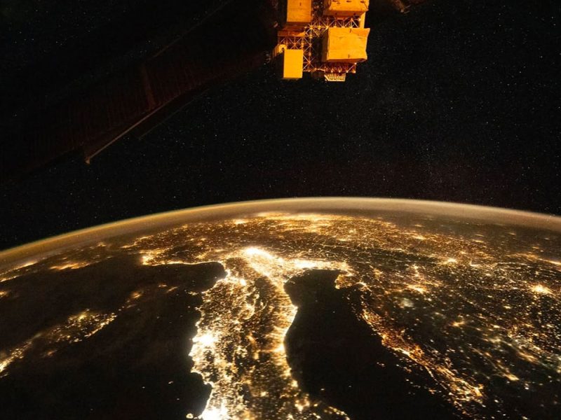 Italia-ripresa-di-notte-dalla-stazione-spaziale-internazionale