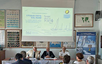 Italia-vista-dal-mare-a-Ancona