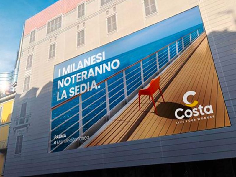 La-campagna-di-Costa-Crociere-in-corso-Como-a-Milano-com1