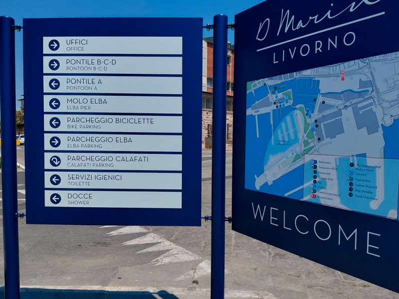 La-mappa-e-i-segnali-indicatori-all’ingresso-dell’area-del-marina-che-D-Marin-sta-costruendo-a-Livorno-2zm