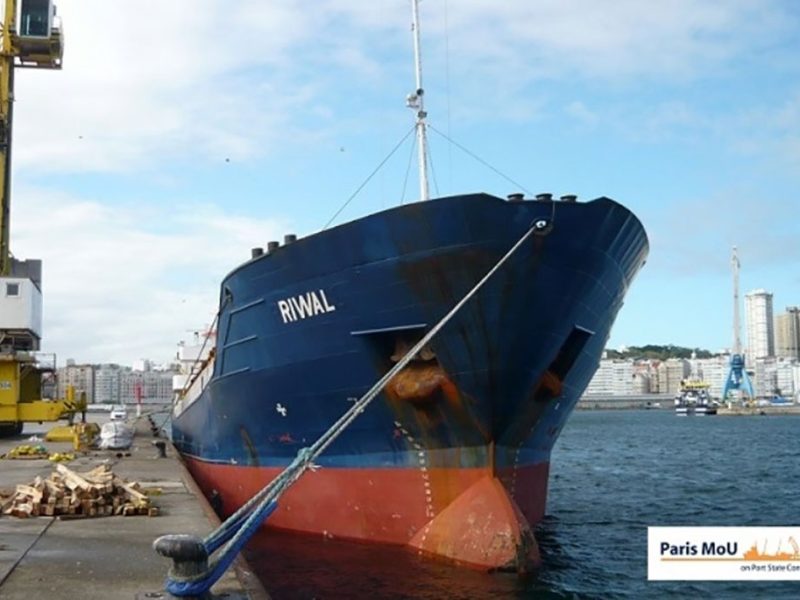 La-nave-Riwal-finita-nel-mirino-della-Guardia-Costiera-a-Livorno-com1
