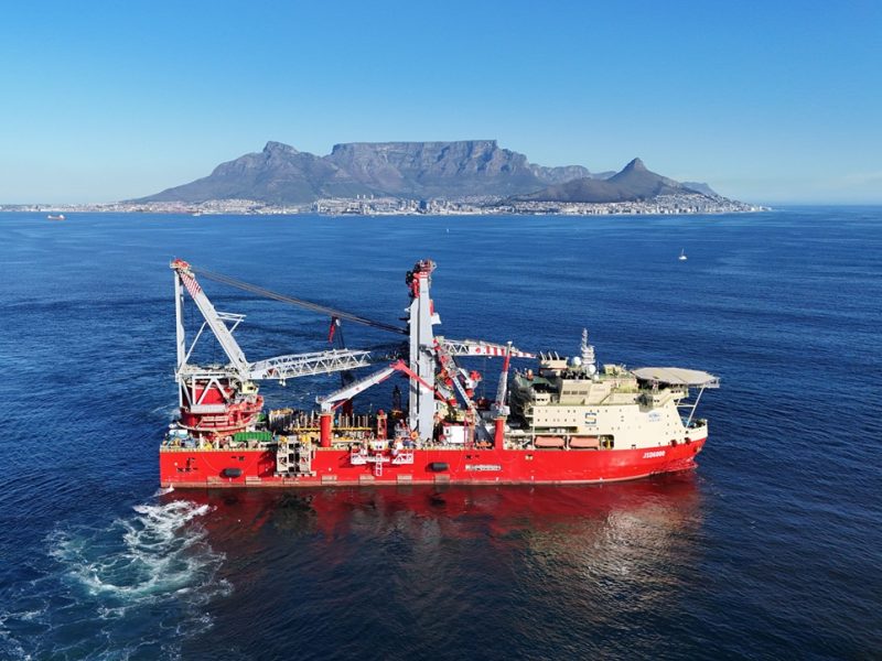 La nave posacavi della flotta Saipem, la Jsd6000