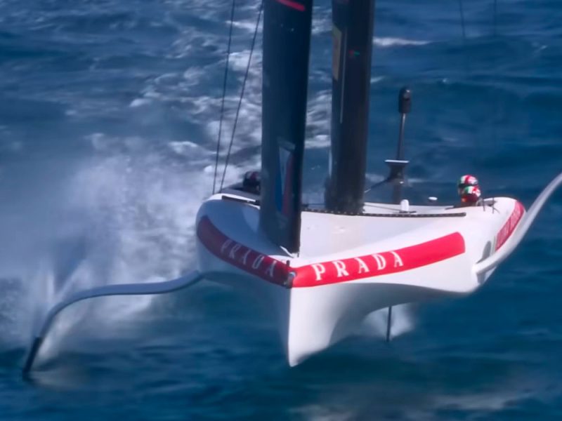 Luna-rossa-alla-Vuitton-Cup