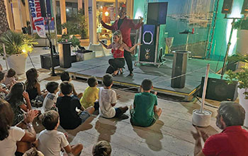 One-Magic-Show