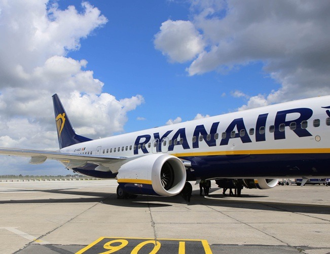 RYANAIR COM1