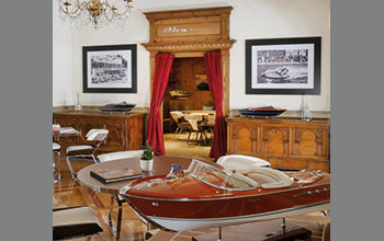 Riva-Privee-Cortina