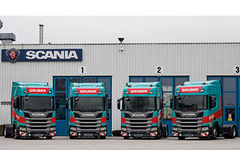Scania-Biodiesel-Lkw-an-Transportspezialist-Gruber-Logistics_Ubergabe
