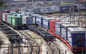 Treni-container-e-semirimorchi-intermodale-Trieste