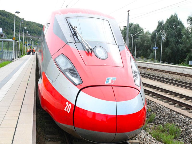 Treno-Frecciarossa-nella-zona-di-Norimberga-durante-i-test-sulle-linee-tedesche-com1