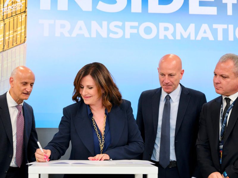 accordo-Fs-Logistix,-F2i-e-Fhp—Sabrina-De-Filippis-ammin-deleg-Fs-Logistix-firma-l-intesa-com1