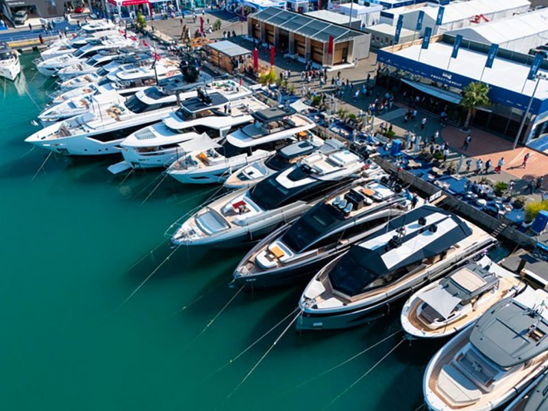 barche-in-esposizione-in-una-delle-scorse-edizioni-del-Salone-Nautico-di-Genova-1ark1