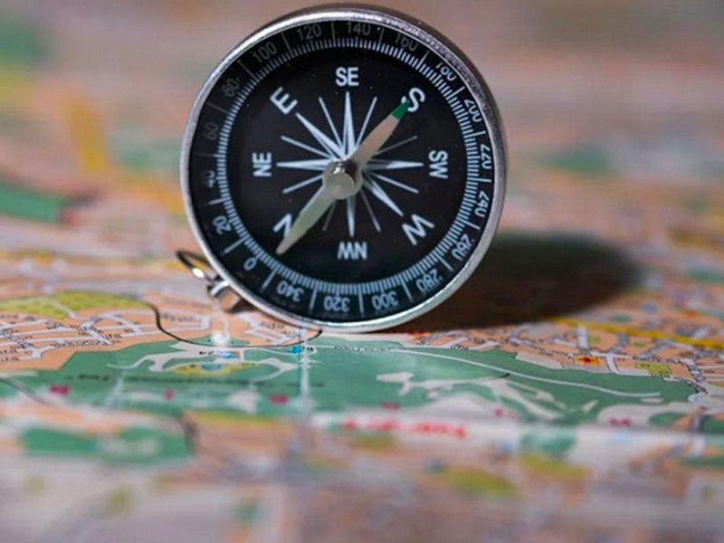 bussola-sulla-cartina-grpe1