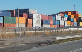 containers-accatastati