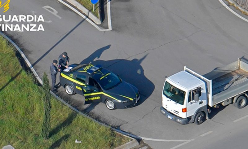 controlli-della-Guardia-di-finanza-su-strade-dell-elba-cm1
