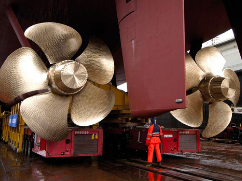 fincantieri-lavoro-in-uno-stabilimento-del-gruppo-gal1