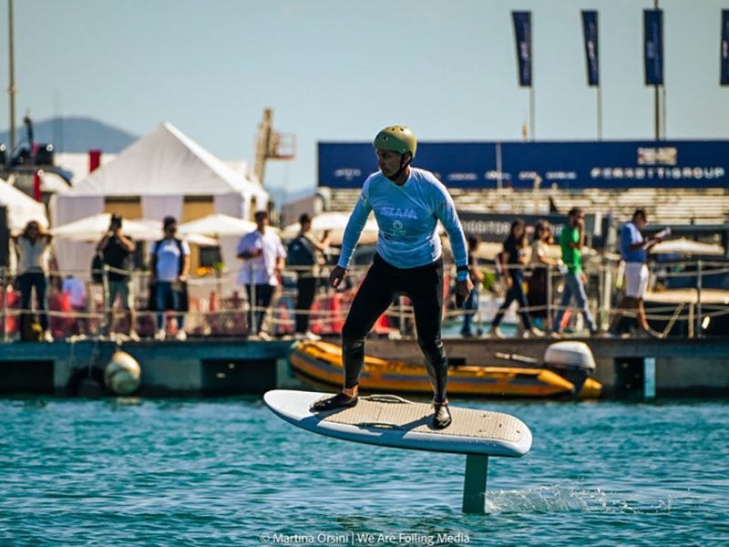 foiling-surf