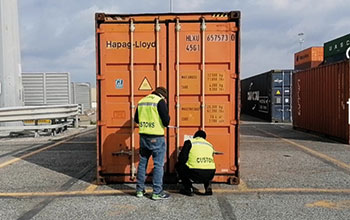 funzionari-al-container