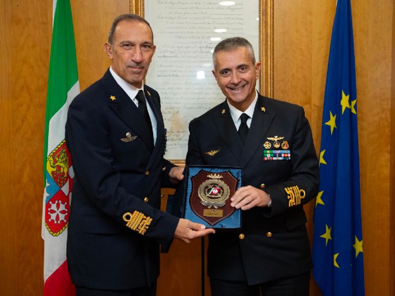 il-capo-di-stato-maggiore-della-Marina-ammiraglio-Berutti-Bergotto-in-visita-al-comando-delle-Capitanerie-com1