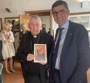 Il vescovo in visita pasquale all’Authority “benedice” la Darsena Europa