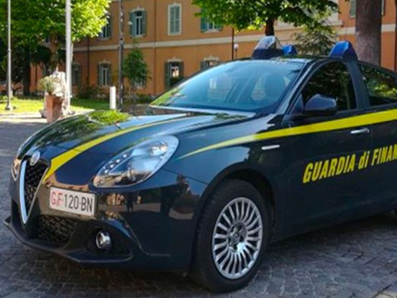 intervento-di-un-team-di-finanzieri-per-le-indagini-1si