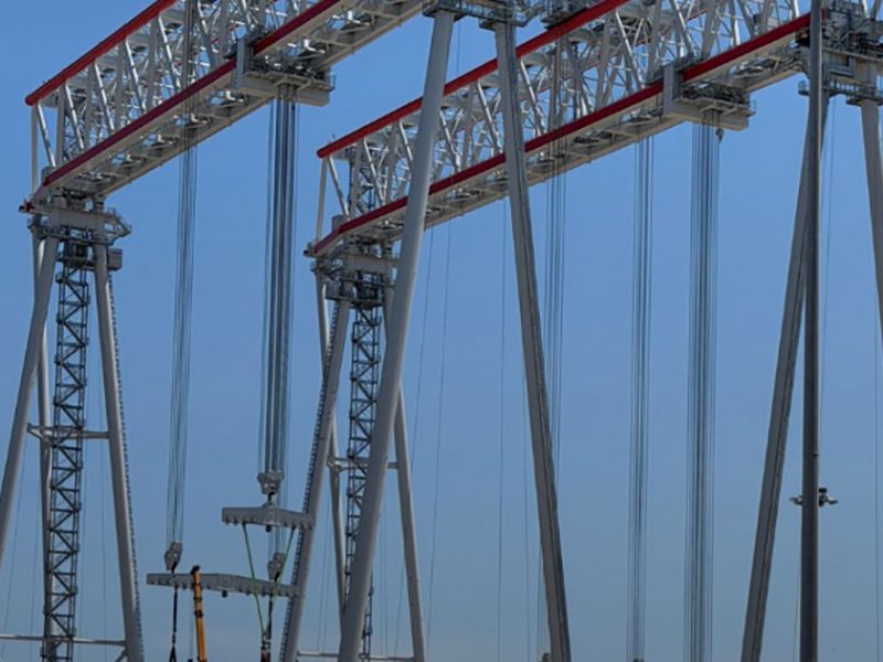 le-gigantesche-gru-Goliath-realizzate-nel-porto-di-Chioggia-e-successivamente-trasportate-a-Monfalcone-1sicom1