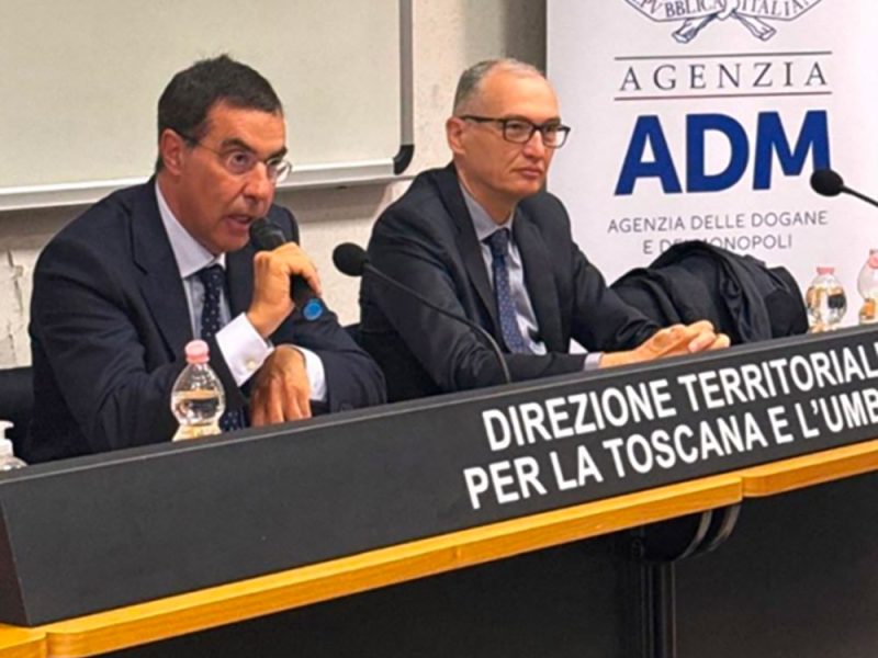 l’intervento-di-Roberto-Alesse-numero-uno-nazionale-della-Agenzia-Digane-e-Monopoli-durante-la-visita-alla-sede-di-Furenze-com1