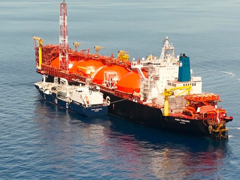 olt-offshore-rigassoficatore-al-largo-di-Livorno-effettua-operazione-small-scale–1com
