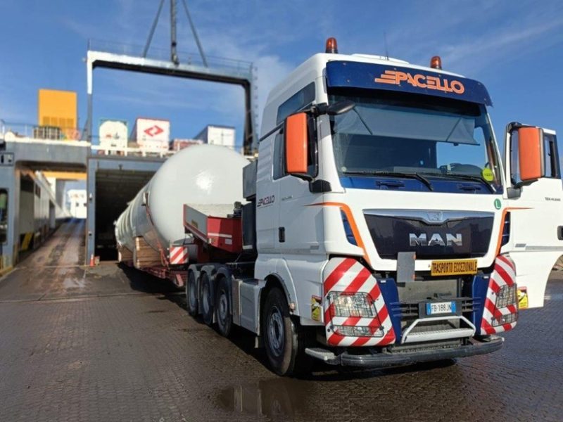 pacello colonna industriale per eni com3