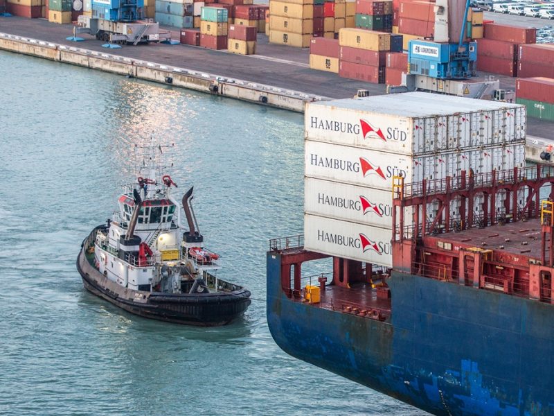 porto livorno Darsena Tiscana l’ingresso di una portacontainer 1mobe
