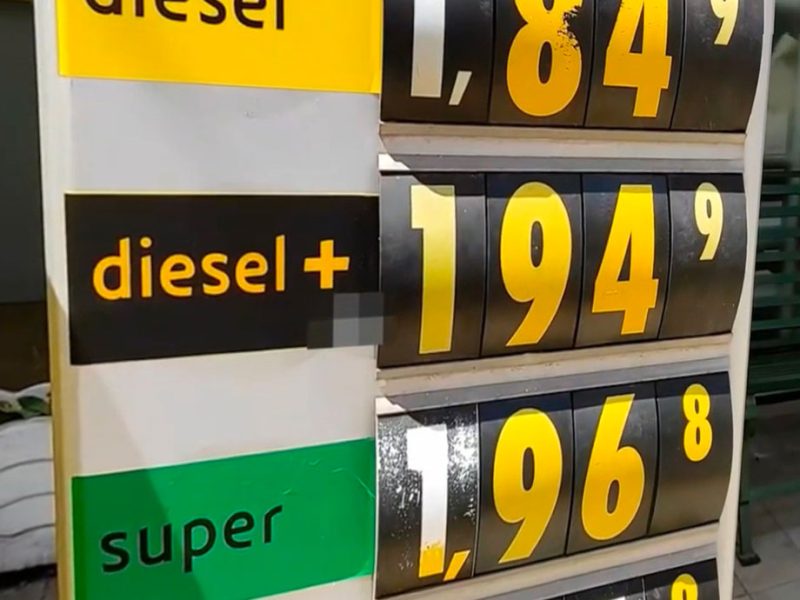 prezzi-carburanti-rincari-y1