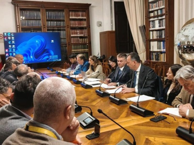 riunione-ministero-infrastrutture-con-Rixi-e-sindacati-su-fondo-esodo-portuali-commin1