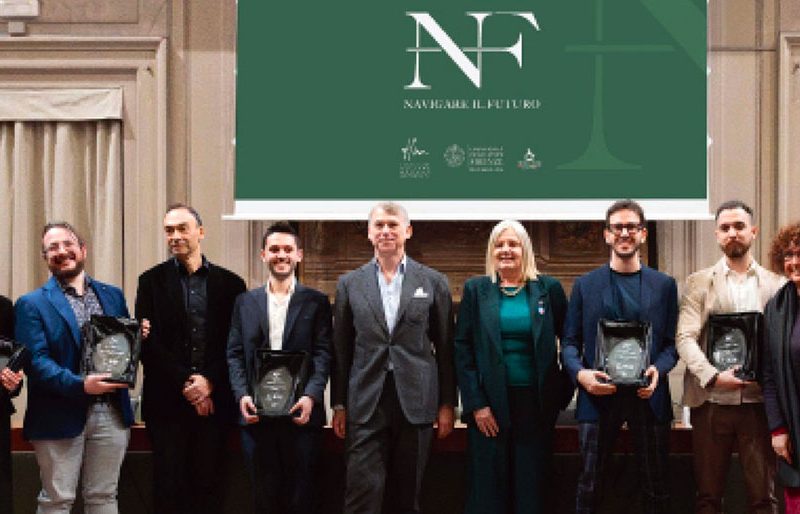 sinistra-Irene-Finocchiaro,-Marco-Vergani,-Alessandro-Sordi,-Cristiano-Romiti,-Andy-Bianchedi,-la-rettrice-Alessandra-Petrucci,-Matteo-Bracci,-Francesco-Giovacchini,-Roberta-Lanfredini-com1