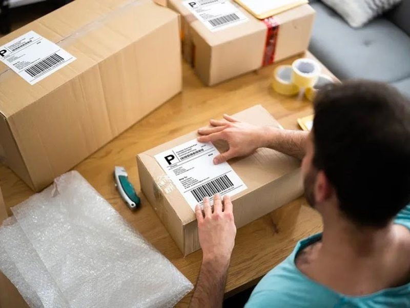 spedizione-pacchi-com1