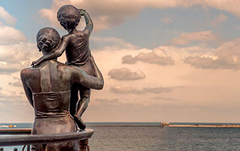 statua-ai-marinai-a-Odessa