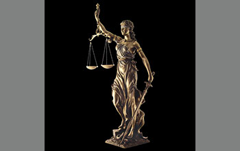 statua-giustizia-con-bilancia